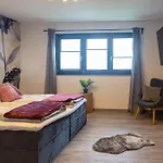 Heimbi-home No 5 I 6-8 Personen I Naehe Europa-park I Parkplatz Und E-ladestation Apartmán