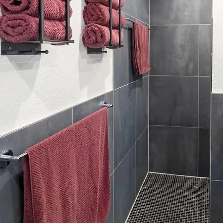 Lägenhet Heimbi-home No 5 I 6-8 Personen I Familienfreundlich I Balkon I Garten I Europa-park I Parkplatz Und E-ladestation