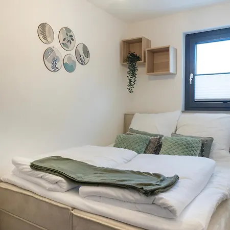 Heimbi-home No 5 I 6-8 Personen I Familienfreundlich I Balkon I Garten I Europa-park I Parkplatz Und E-ladestation Lägenhet