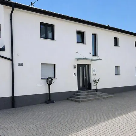 Heimbi-home No 5 I 6-8 Personen I Familienfreundlich I Balkon I Garten I Europa-park I Parkplatz Und E-ladestation Lägenhet